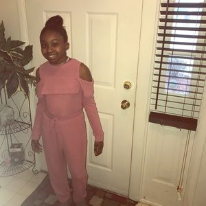 Kids cold shoulder 2 pc outfit!